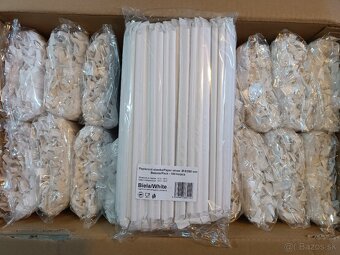 PAPIEROVÉ POHÁRE A SLAMKY RÔZNE DRUHY - 12