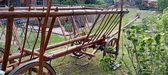 Starý drevený konský voz - rebriňak III - 12