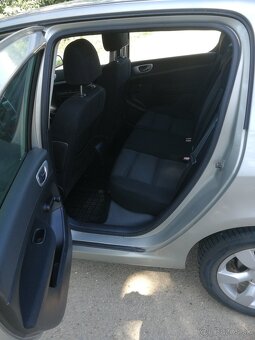 Peugeot 307 1,6 hdi - 12