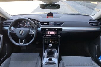Škoda Superb Combi - 12