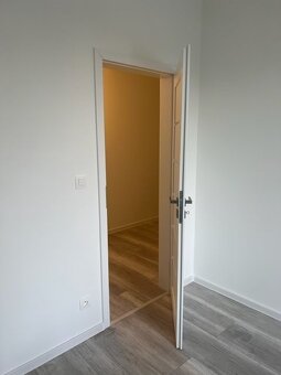 2 izb. byt,po kompletne NOVEJ rekonštrukcii, ZVOLENSKÁ ul. - 12