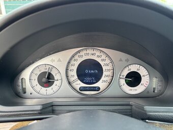 Mercedes-Benz E trieda Kombi 220 CDI Avantgarde A/T - 12