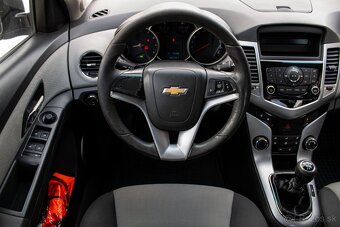 Chevrolet Cruze 1.6 16V LS - 12