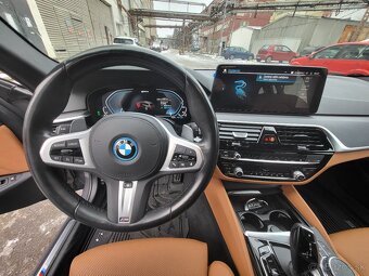 BMW 530e xDrive M - 12