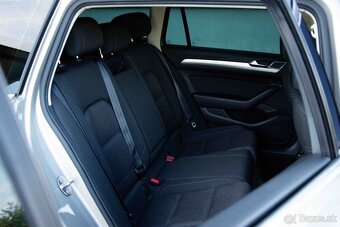 Volkswagen Passat Variant 2.0 TDI BMT Trendline - 12