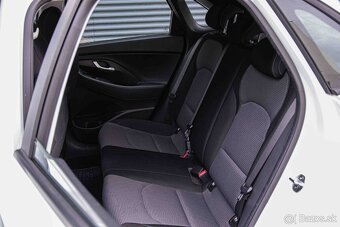 Hyundai i30 1.5i CVVT - 12