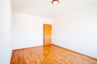 NA PREDAJ 129M2 4I BYT UL.POD PÁROVCAMI, PIEŠŤANY - 12