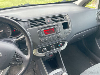 Kia Rio - 12