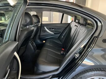 BMW 335i, 225 kW, manuál, r.v. 2013 – top stav - 12