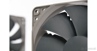 Počítačové komponenty - 12