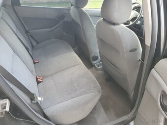 Ford Focus 1.6 74 KW Benzín - 12