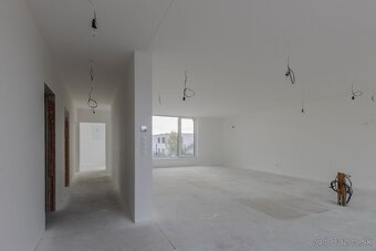 NA PREDAJ - nový, nezariadený 2-izbový byt so záhradou - Hru - 12