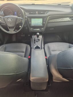 Toyota Avensis Combi 2.0 Valvematic Executive MDS - 12
