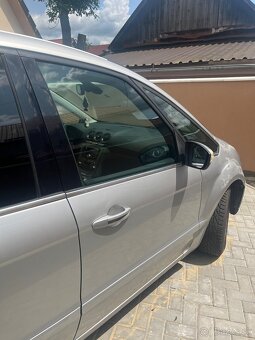 Predám nepojazdné auto Ford Galaxy Ghia - 12