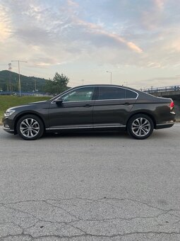 VW Passat, manuál, 141 xxx km, highline, BEZ ad blue - 12