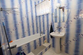 Kompletne zrekonštruovaný 5 izbový rodinný dom,pozemok 659m2 - 12