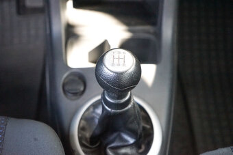 54- SUZUKI Swift, 2008, benzín, 1.3i, 68 kW - 12