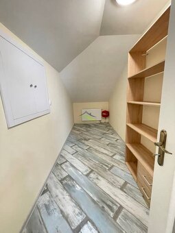 Kvalitný rodinný dom s krásnou záhradou - 1600 m2 - 12