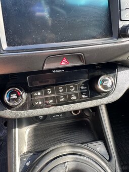 KIA Sportage 2.0 CRDi AWD - 12
