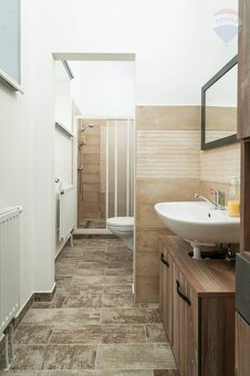 Predaj: budova na podnikanie, obec Trhová Hradská - 12