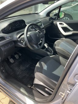 Peugeot 208 1.2i pure tech rok 2019 - 12