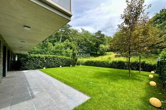 UNIQ-átny veľkometrážny 5iz byt s nádhernou záhradou v Horsk - 12