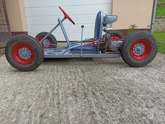 Historicka motokara - 12