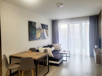 Predám 2-izbový byt v bytovom dome Cross - 12