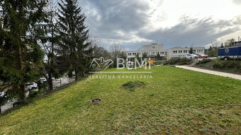 3 izbový byt, Banská Bystrica, terasa, vírivka, parkovaníe - 12