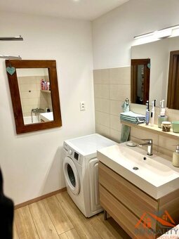 Na predaj krásny zrekonštruovaný 3 izb.byt s dvoma balkónmi  - 12