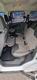 Ford Tourneo Courier - 12