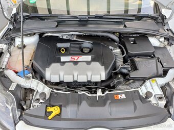 Ford Focus ST - 12