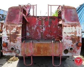 Hasičská TATRA 148 6x6 - 12
