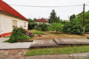 ABSOLUTE REAL/ Veľký stavebný pozemok 818 m2,DNV,ul. Na Grbe - 12