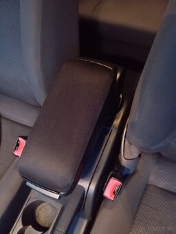 VW Golf V 1.4 16V 55 kW - 12