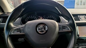 Škoda Octavia Combi SCOUT2.0 TDI DSG 4x4 - 12