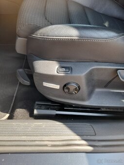 VW Golf 7 2.0 TDI Variant Bluemotion - 12