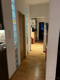 3-IZBOVÝ BYT S LOGGIOU V CENTRE RIMAVSKEJ SOBOTY - 12