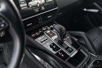 Predám Porsche Cayenne Turbo - 12
