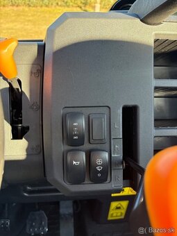 John Deere Gator - 12