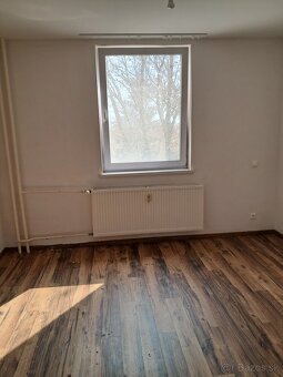 na predaj veľký  3-izb. byt v centre Šamorína. - 12