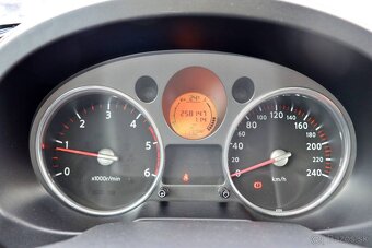 Nissan X-Trail 2.0 dCi XE - 12