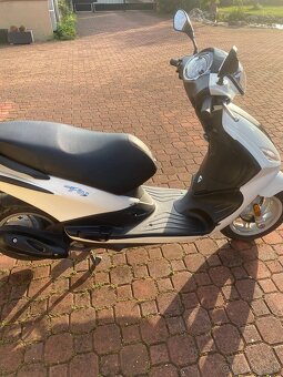 Predám skúter Piaggio Fly 50 4T - 12