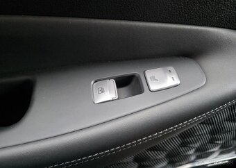 Hyundai Santa Fe 2.2-PREMIUM-TAŽNÉ 2,5t-7 MÍST - 12
