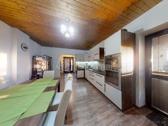 Kompletne prerobený rodinný dom s veľkým pozemkom-stačí sa l - 12
