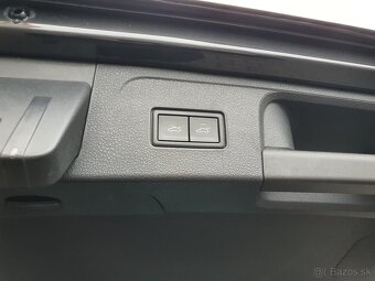 VW Passat B8 GTE Variant 1.4TSI 160kW DSG - záruka Autodraft - 12