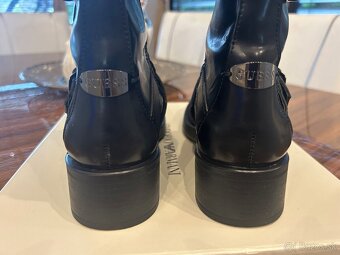 GUESS kožené čižmy - 12