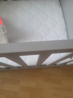 Postielka a komoda Bellamy Lotta sivá - 12