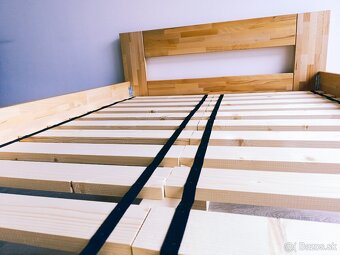 Predám manželskú Bukovú posteľ-novú - 12