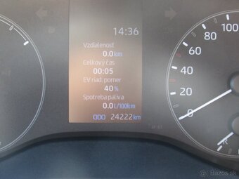 Toyota Yaris 1.5 HYBRID - NOVÝ SERVIS + KONTROLA HEV systému - 12